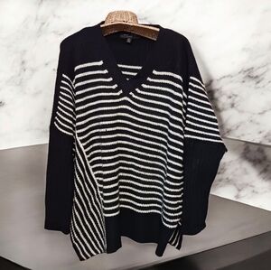 Romeo + Juliet Black White Oversized Boxy Sweater Lady Small Chunky KNIT Stripe